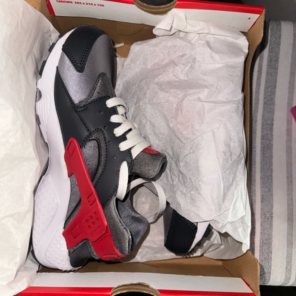 Brand New Hurraches
